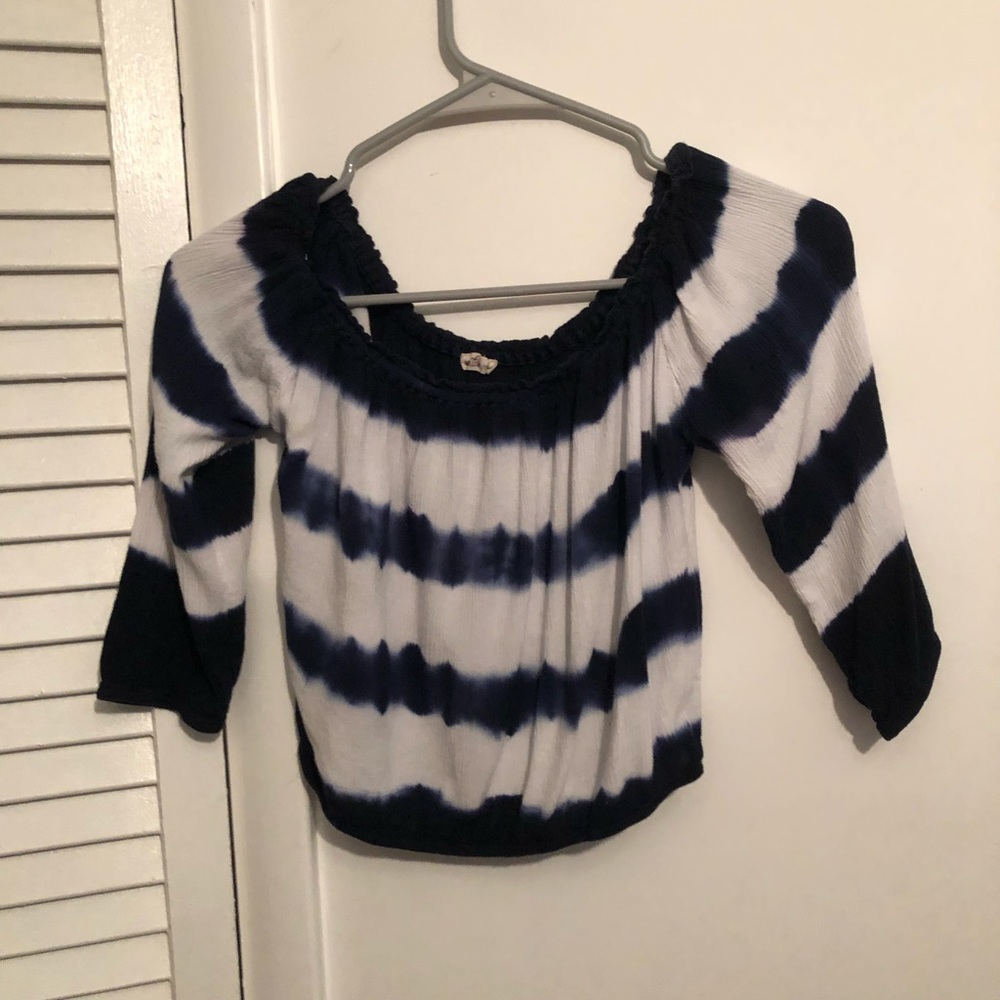 striped stretchy crop top with cropped sleeves